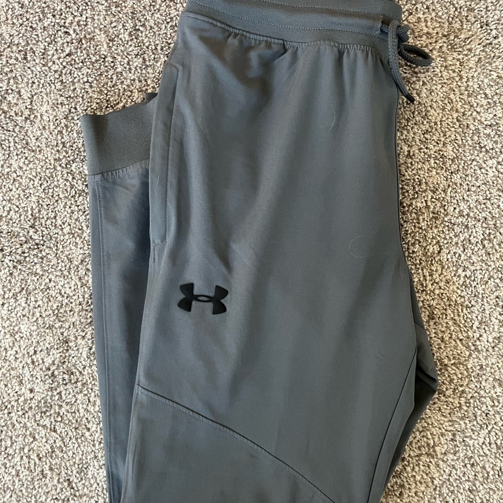 Men Under Armour Gray Joggers Size L